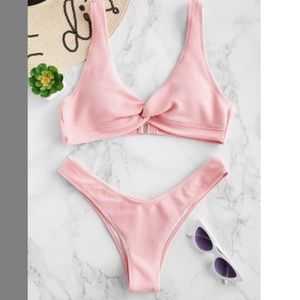 NEW pink textured bikini 👙